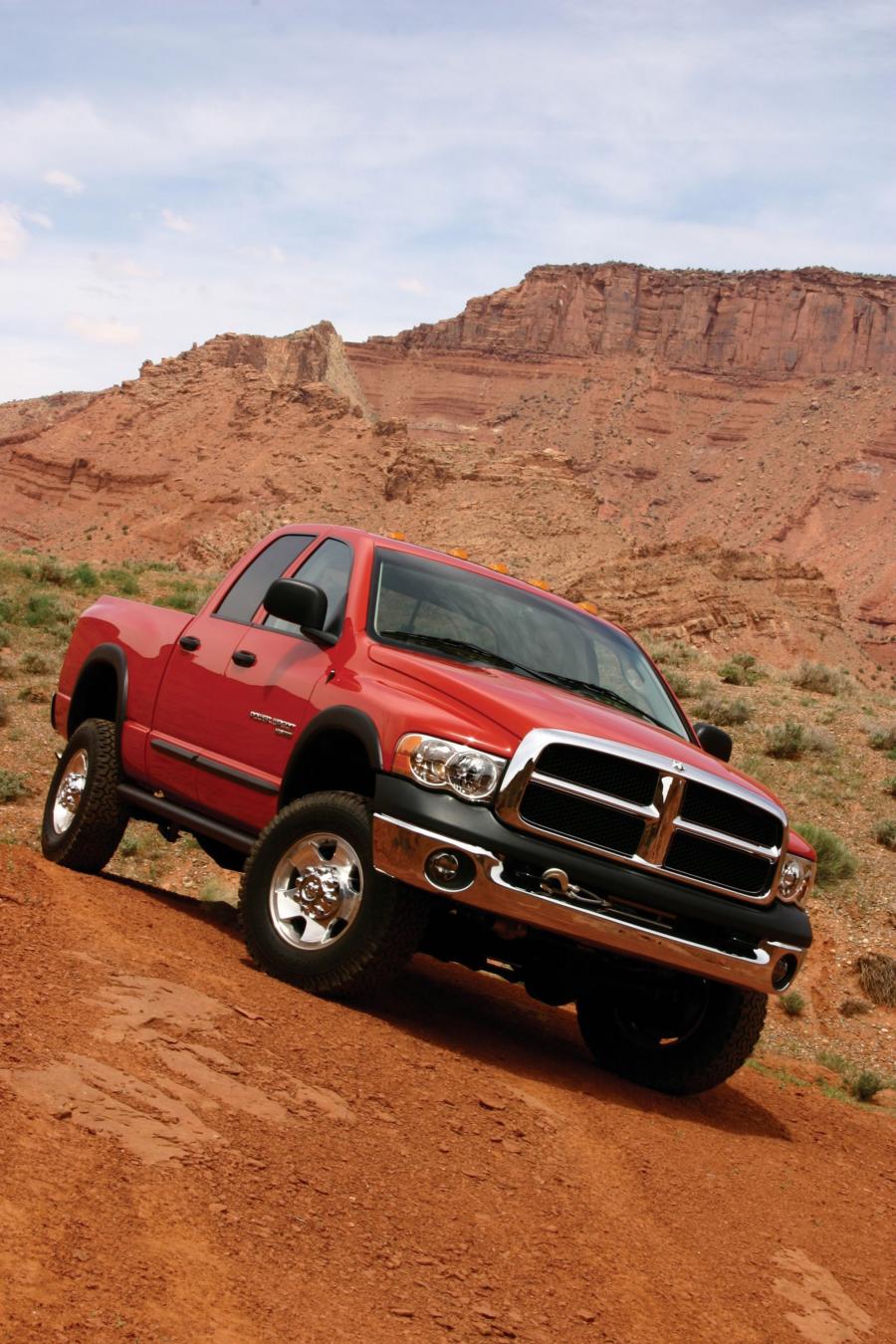  Dodge Ram Power Wagon Quad Cab 2005 года  (фото 24 из 61)